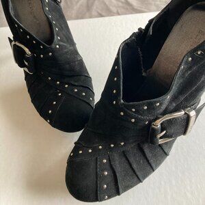 BCBG Generation black shoe